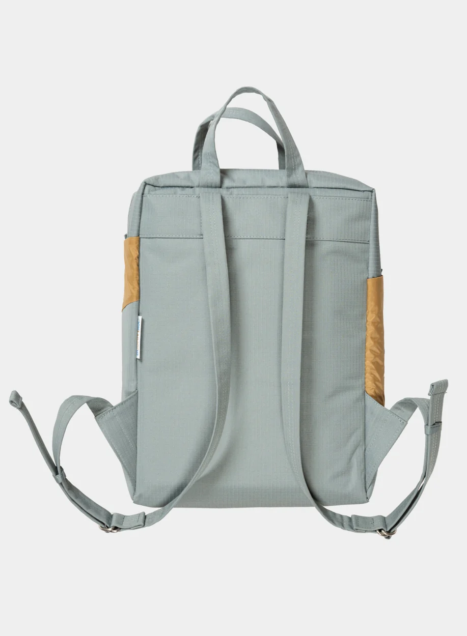The New Backpack Grey & Camel - Image 3