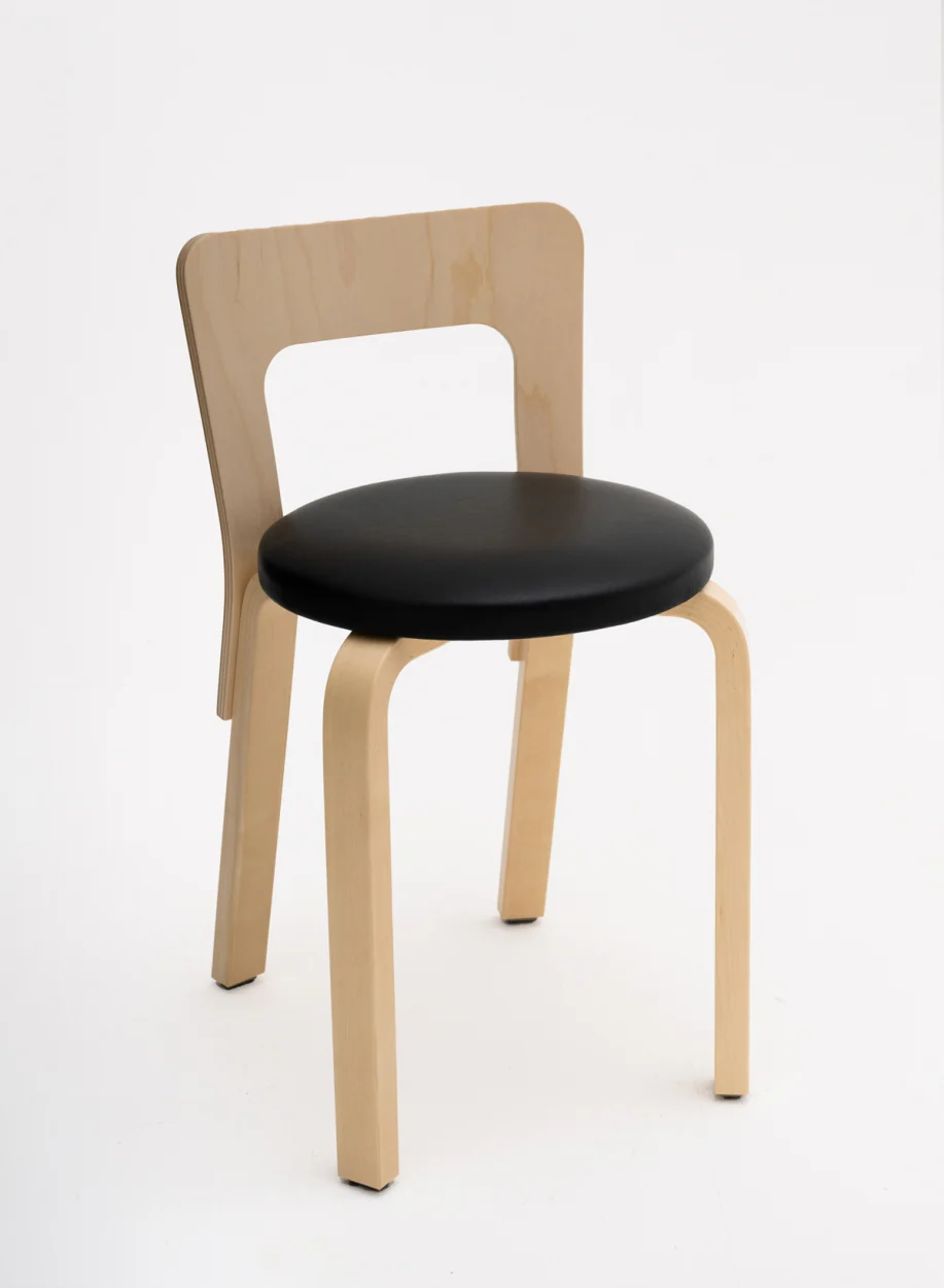 Chair 65, legs birch, seat black - Artek