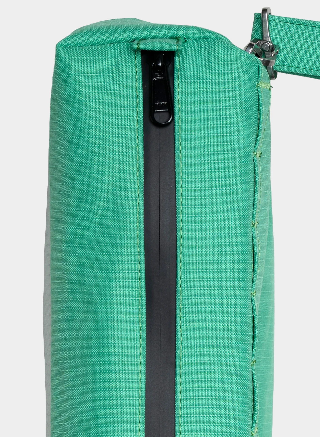 The New Bum Bag Holly Green & Surf Spray Medium - Image 4