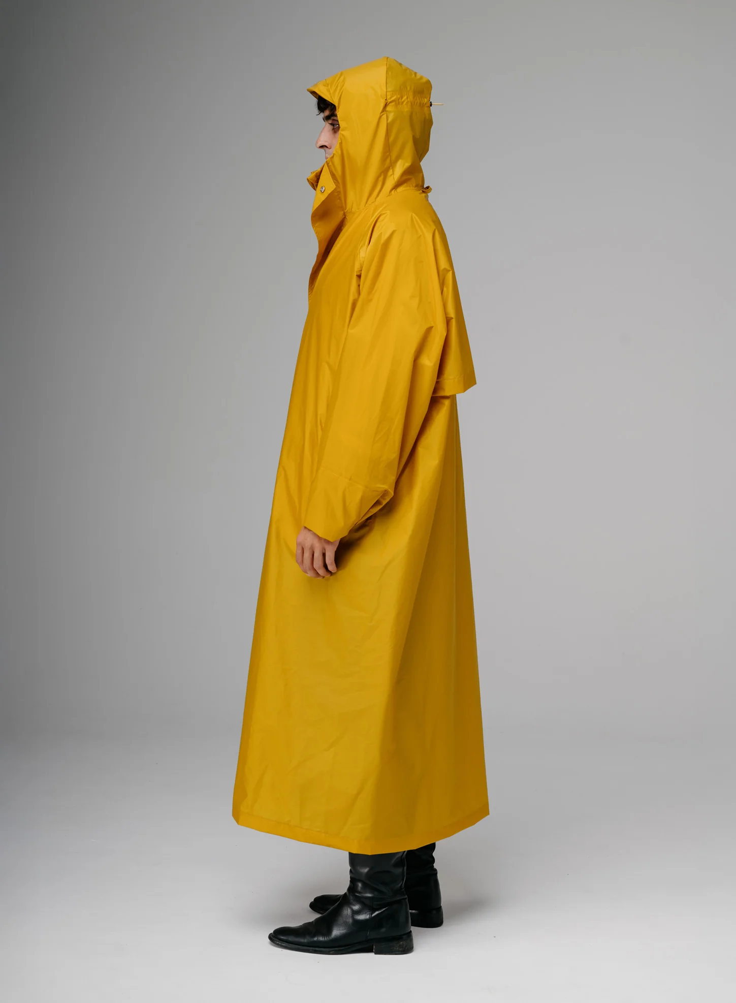 The New Raincoat Lino - Image 3