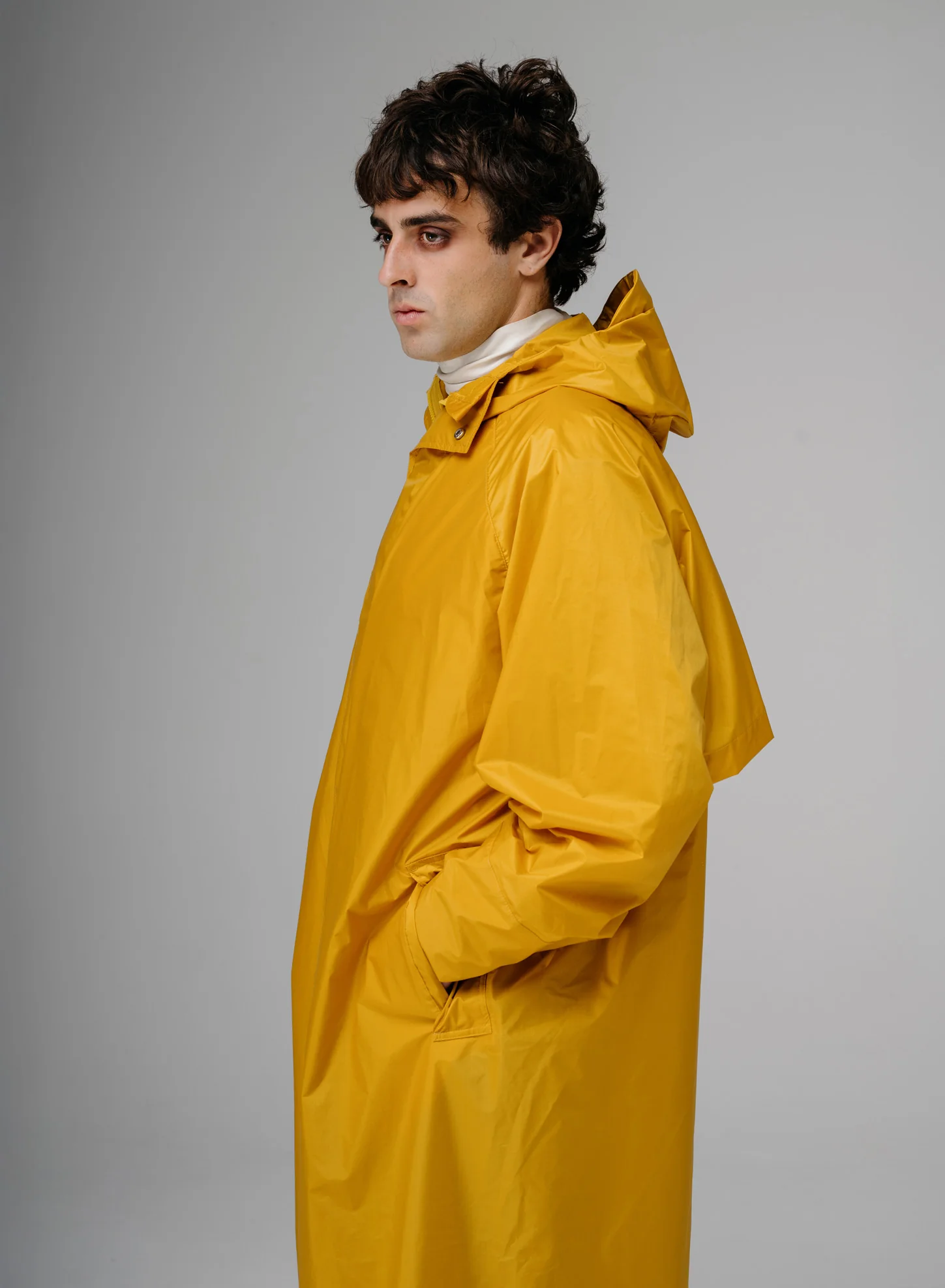 The New Raincoat Lino - Image 5